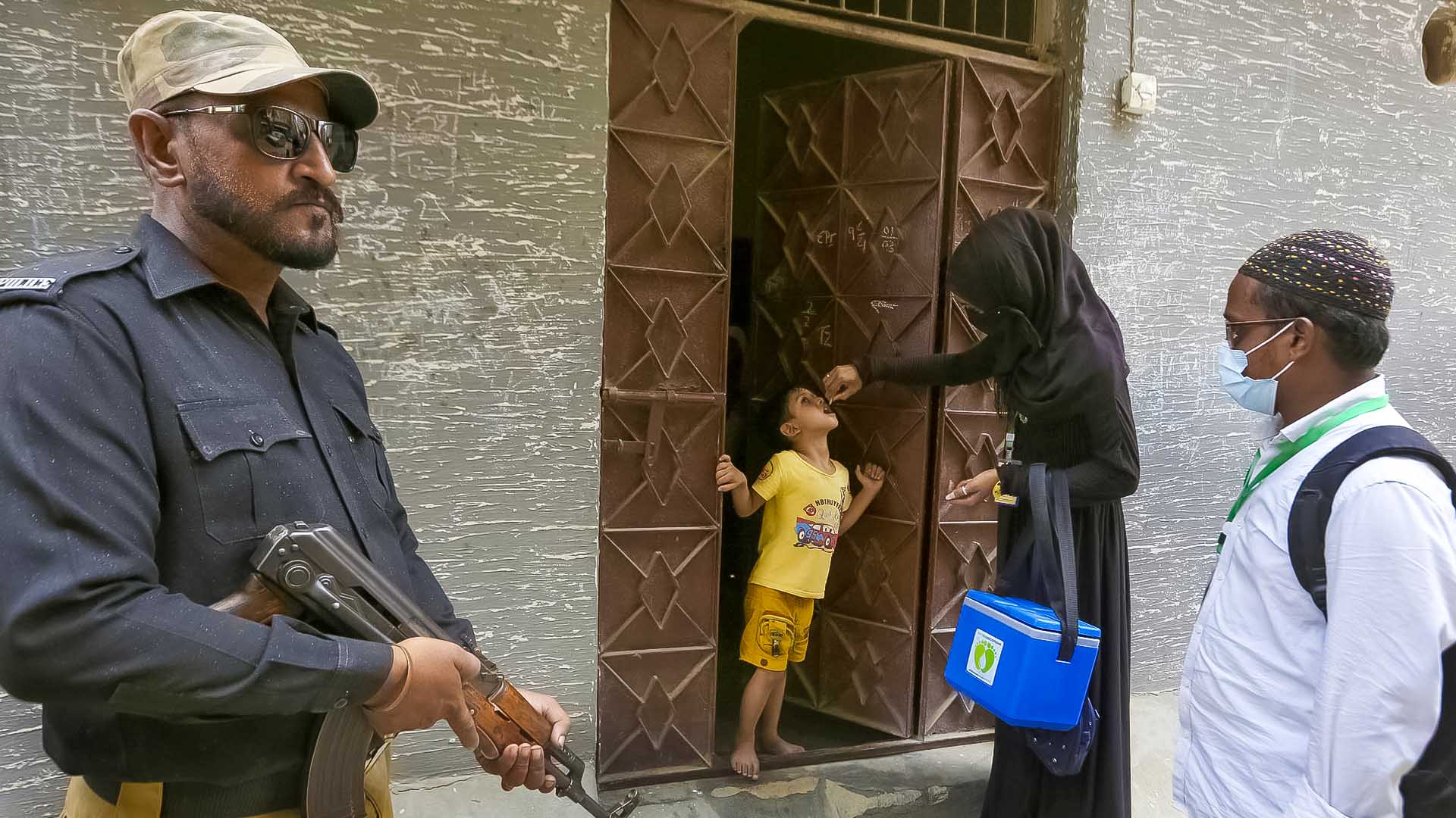 Pakistani militants kill three members of a polio vaccination team